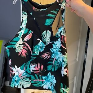 Guess crop top size M